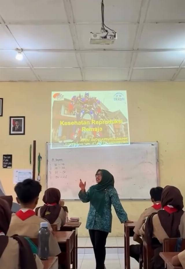 Program PKK Mengajar Vol II yang dilaksanakan di SMP N 2 Wonosobo
